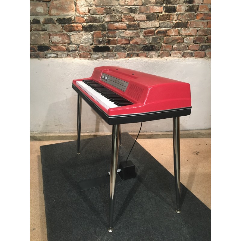 Wurlitzer 200 Electric Piano Avangarda Red Echo Tomasz Radecki